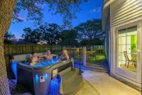 可睡10人 加熱游泳池 遊戲室 熱水浴缸(Sleeps 10 Heated Pool Game Room Hot Tub) - 露台