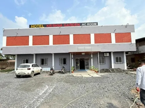 Hotel Krishna Garden - parking