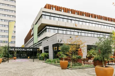โรงแรม The Social Hub Amsterdam City โรงแรมในOost-Watergraafsmeer