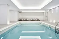 100 Rizes Seaside Resort- Small Luxury Hotels of the World - С бассейном