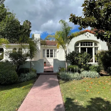 F.J. Massa House ~ Walk to Downtown Napa ~ Bocce Court