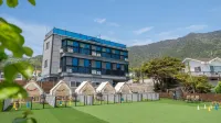 Namhae Dangdangi Dog Pension Blue - Pet friendly