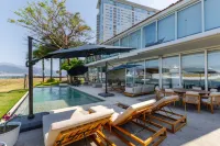 Casa Luna del Mar · Beachfront 7BR, Pool & Staff - ヴィラ
