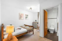 Queens Cove with Seaviews | By My Getaways - 2-Star