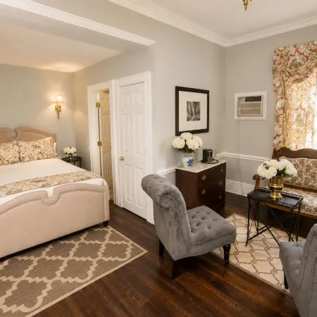 Bellevue Manor
