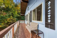 Loose Moose Lodge – Family Chalet, Fireplace, Ski! - 샬레 호텔