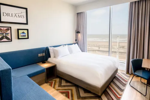 Hampton by Hilton Blackpool - Beach