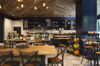 The Porter Portland, Curio Collection by Hilton - bar