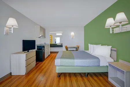 Motel 6 Tallahassee, FL - Downtown Отели в г. Таллахасси