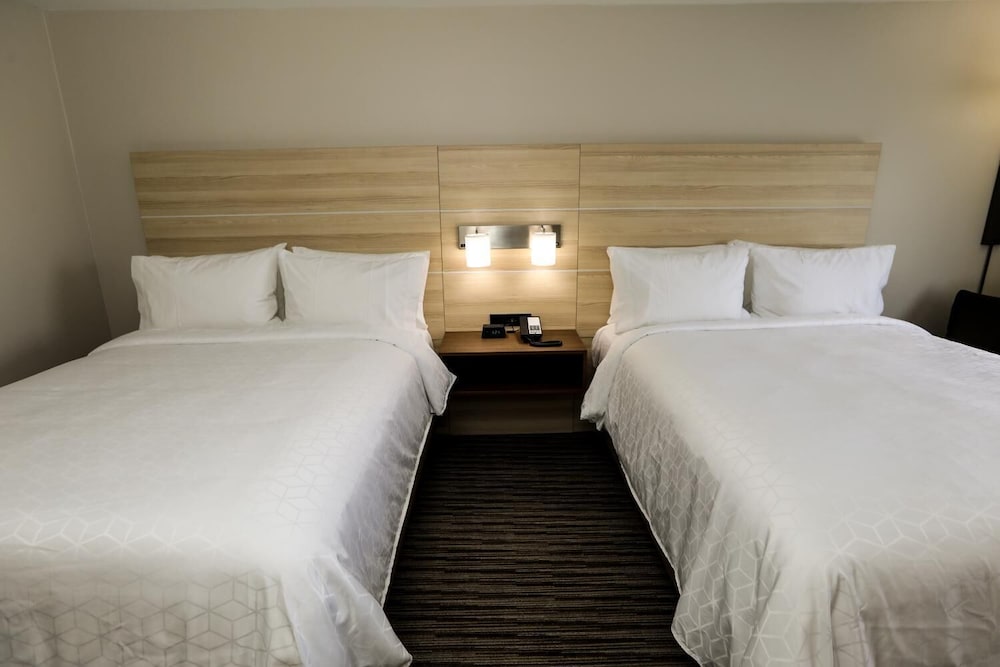 Holiday Inn Express : Hillsboro I-35, an Ihg Hotel