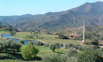 Luxury Villa at Alhaurin Golf nr Mijas, Pvt Heated Pool, Wifi, Aircon, Fab Views