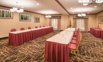 Holiday Inn Express & Suites Sharon-Hermitage