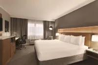 DoubleTree by Hilton Warwick Providence Airport فنادق في وارويك