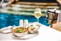 Suncoast Hotel & Towers - breakfast