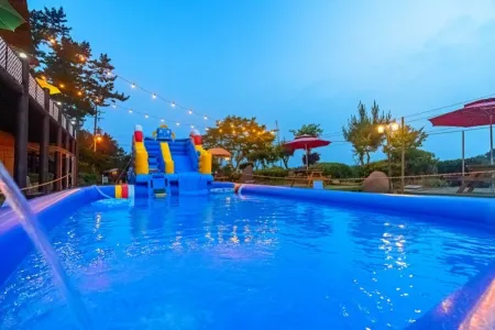 Taean Haneulchae Pension Отели рядом с достопримечательностью «Ch'ŏngp'odae-haesuyokchang»