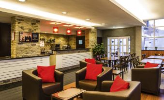 Ibis Guimaraes Centro - Housity