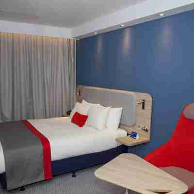 Holiday Inn Express 加的夫灣 Rooms