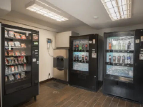 Red Roof Plus+ Chicago - Willowbrook Hotels in Willowbrook