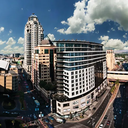 Davinci Hotel on Nelson Mandela Square