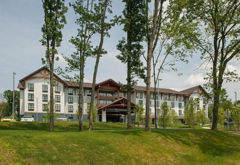 Hotel Zero Degrees Over view