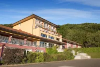 Domaine du Revermont - Logis Hotel Hotels in Chaumergy