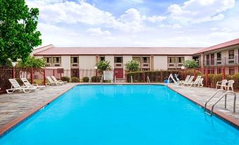 Super 8 by Wyndham Oxford