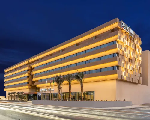 Park Inn by Radisson Riyadh Hoteles cerca de Zoo de Riyadh