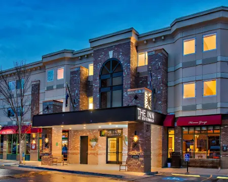 The Inn at Riverwalk Hotels in Edwards