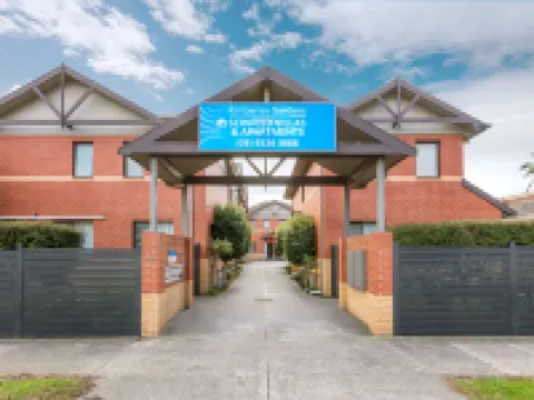 Kimberley Gardens Hotel, Serviced Apartments and Serviced Townhouses Hotels near Monash University Caulfield Library