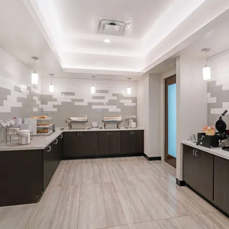 La Quinta Inn & Suites by Wyndham Mobile