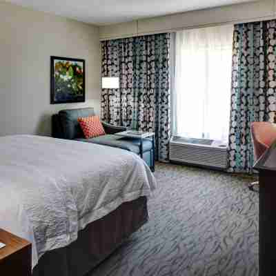 Hampton Inn & Suites Vero Beach Downtown Rooms