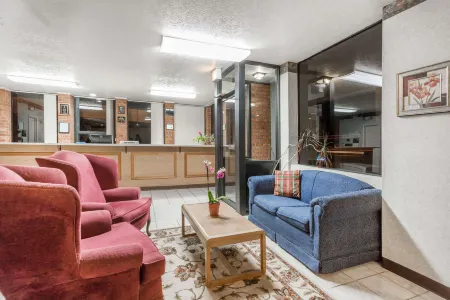 Days Inn by Wyndham Bedford Отели в г. Монета