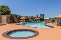 Quality Inn & Suites Sevierville - Pigeon Forge - Swimmingpools
