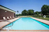 Days Inn & Suites by Wyndham Wynne