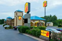 Super 8 by Wyndham Franklin Hwy 31 Hôtels à : Comte de Simpson