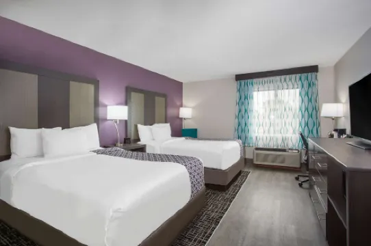 La Quinta Inn & Suites by Wyndham Roanoke Salem