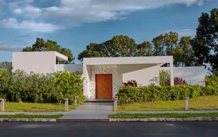 Quest Plus Conference Center, Clark