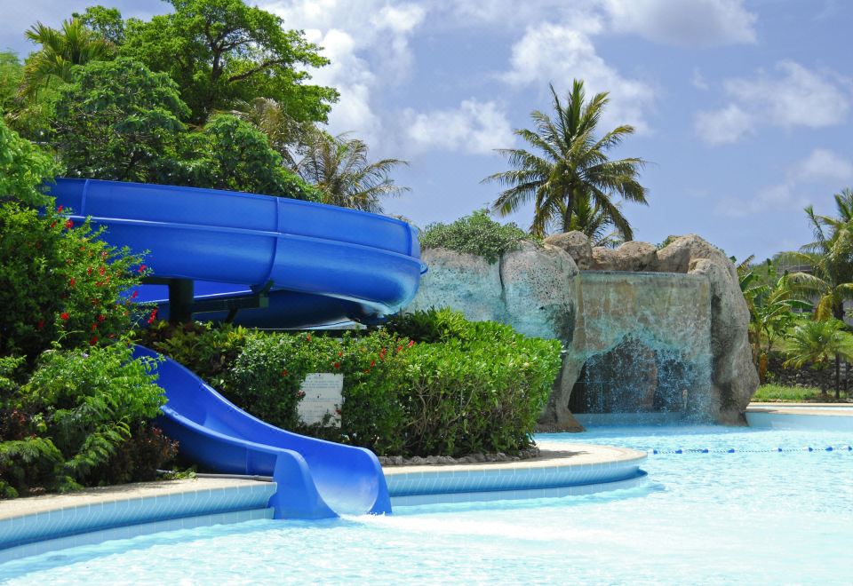 리가로얄 라구나 괌 리조트 외관