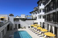The Pearl Hotel - Rooftop Pools