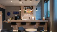 Holiday Inn Express & Suites POTSDAM by IHG - bar