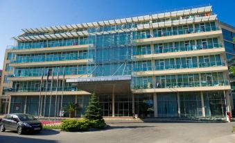 Ivana Palace Hotel - Free Parking