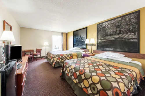 Super 8 by Wyndham Shepherdsville / Louisville South I65