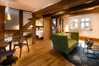 Hotel Brunnenhaus Schloss Landau Hotels in der Nähe von MX Park Haueda