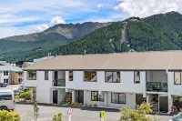 Amity Serviced Apartments Hotels in Queenstown