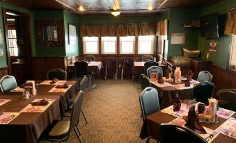 Fred's Inn Restaurant & Lodging