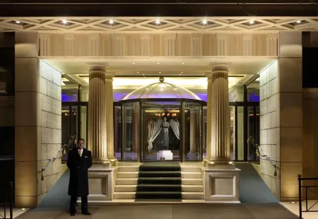 Royal Olympic Hotel Отели рядом со станцией Железнодорожная станция Монастираки