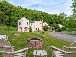 Inn at Silver Maple Farm