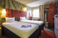 Ibis Zurich Messe Airport Hotellit kohteessa District 11