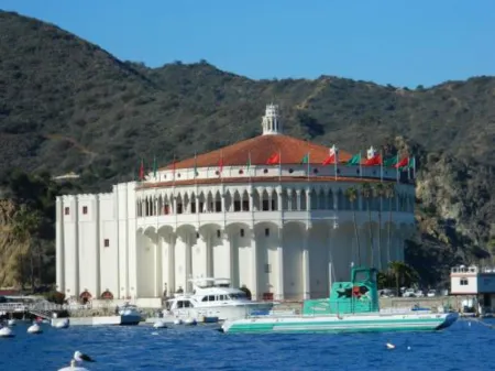 Aurora Hotel Отели рядом с достопримечательностью «Райли Ботаникал Гарден»