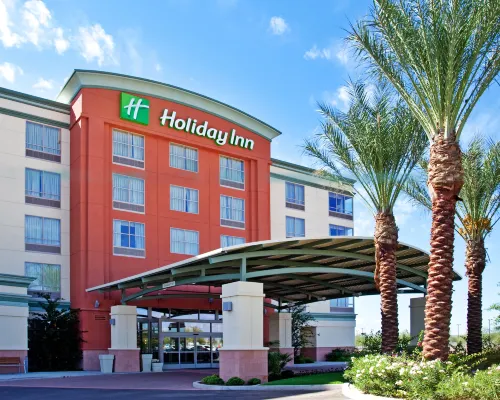 ฮอลิเดย์ อินน์ โฮเทล แอนด์ สวีทส์ ฟีนิกซ์ แอร์พอร์ต บาย IHG โรงแรมในฟีนิกซ์